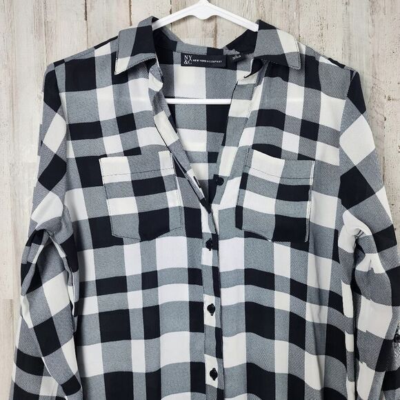 New York & Company Plaid Button Down Shirt Black and White Size Small - Picture 9 of 10